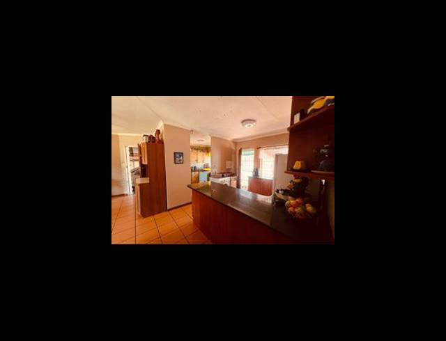 4 BEDROOM HOUSE FOR SALE IN HESTEAPARK